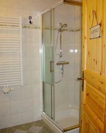 Schwalbenhus Am Saaler Bodden Apartament *